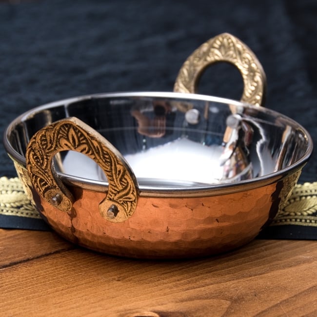 槌目銅装飾仕上げのステンレスカダイ[装飾持ち手付]サービングパン　食器・お皿〔約13cm〕 2 - シンプルに撮影しました