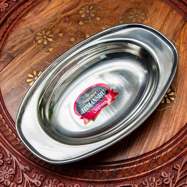 インドのステンレス製　オーバルプレート[約20cm×11.5cm] 約150mlの写真1枚目です。カレーなどを入れるのに便利な、オーバル型プレートです！オーバルプレート,カレー 皿,ランチプレート,分割 カレー皿,ターリー,thali