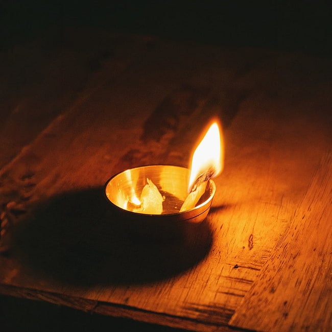 インドの礼拝用 ブラスボウル[約6.3cm] 6 - 類似アイテムの使用例になります。