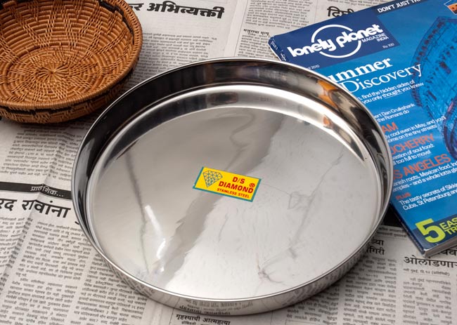 カレー大皿 [27cm]-重ね収納のできないタイプ 5 - イメージ写真です。インド風に撮影してみました