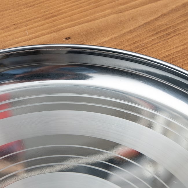 カレー大皿 [29.5cm]-重ね収納ができるタイプ 3 - シンプルな美しさのあるお皿です。多少の傷や小さな凹み等がある場合もございます。予めご了承ください。