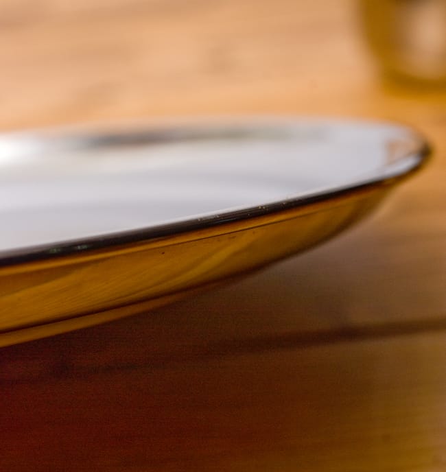 カレー大皿 [31cm]-重ね収納ができるタイプ 5 - 手に取るとこれくらいの大きさです。