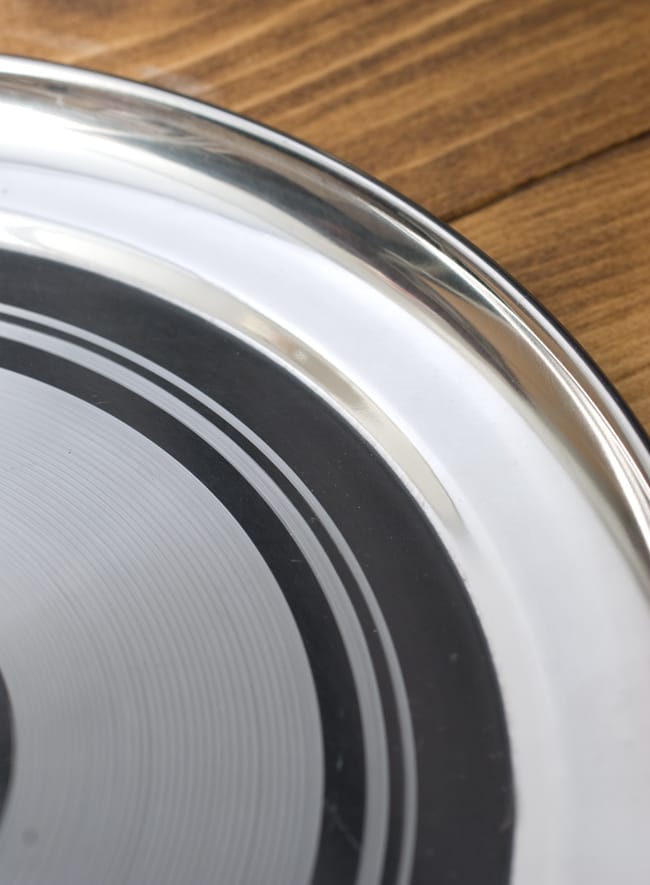 浅めのカレー大皿 [深さ約1.5cm 直径約28cm]-重ね収納ができるタイプ 3 - シンプルな美しさのあるお皿です。
