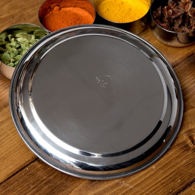 カレー皿 No.9 [約21cm]-重ね収納ができるタイプ 4 - 裏面はスッキリシンプルです。