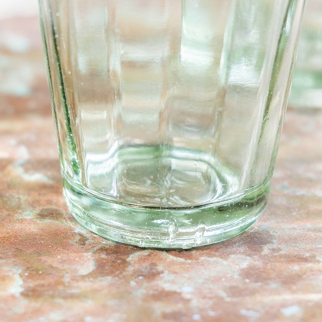 【5個セット】インドのチャイカップ[高さ：約9.3cm程度 直径：約6cm程度 約110ml] 6 - 底面の写真です