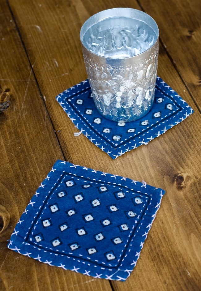 【6枚セット】インドの手造りコースター マスタード色の写真コースター,刺繍,カンタ刺繍,伝統