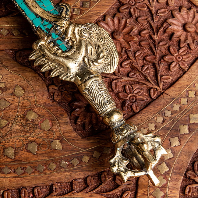 チベット密教法具 文殊菩薩の利剣 - ガドゥガ - 40cm 4 - 柄には龍がモチーフとして用いられています。