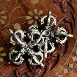 ヴィシュヴァ・ヴァジュラ（交差金剛杵） - 羯磨【長さ：4.5cm】 - サブ5