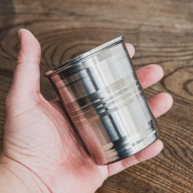 【送料無料・15個セット】ステンレスのチャイカップ[直径：約7.5cm x 高さ：約9cm ] 7 - これくらいのサイズ感です。