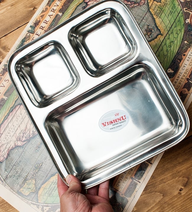 【送料無料・4個セット】3分割ランチプレート[21.5cm] 7 - 手を添えるとこれくらいの大きさです。（同サイズの別の商品の写真例になります）