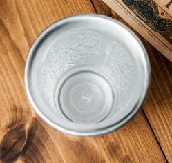 【送料無料・15個セット】インド伝統唐草エンボスのアルミコップ【高さ：約9.7cm 容量：約300ml】 - サブ4