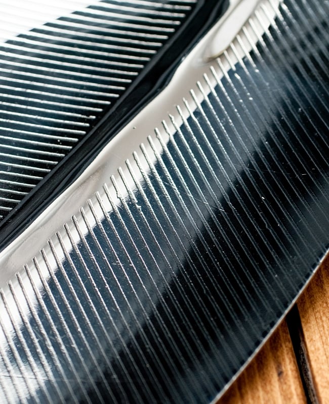 【送料無料・2個セット】インドのステンレス製 バナナリーフプレート[約31.5cm] 4 - 拡大写真です