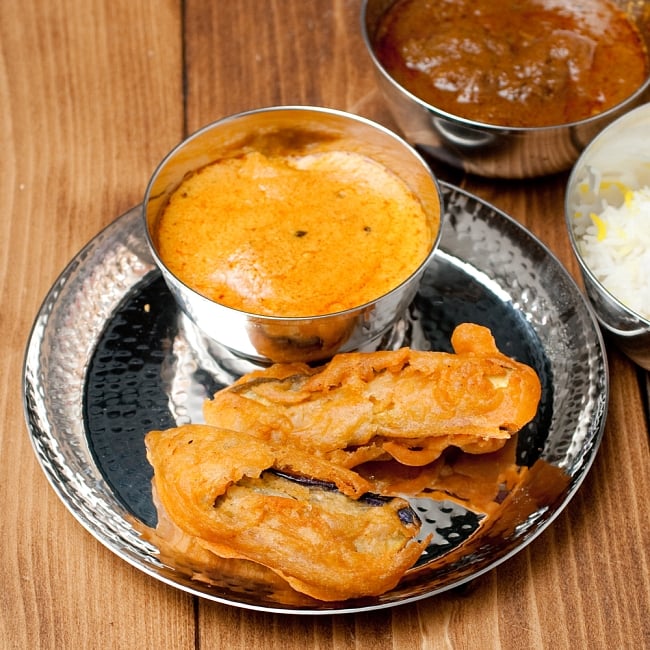 【送料無料・3個セット】槌目仕上げのラウンドターリー[約17.5cm] 7 - こちらの商品の使用例になります