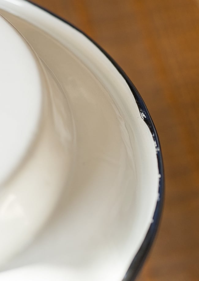 【送料無料・4個セット】印度琺瑯 アンティーク調のホーロー スーププレート - 22cm 7 - 裏面のふちの様子です。