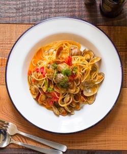 【送料無料・4個セット】印度琺瑯 アンティーク調のホーロー パスタプレート - 23.7cm - サブ2