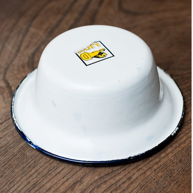 【12個セット】印度琺瑯 アンティーク調のホーロー 多目的ボウル - 外径12.5cm程度 7 - 底面は平らなので安定感があります。