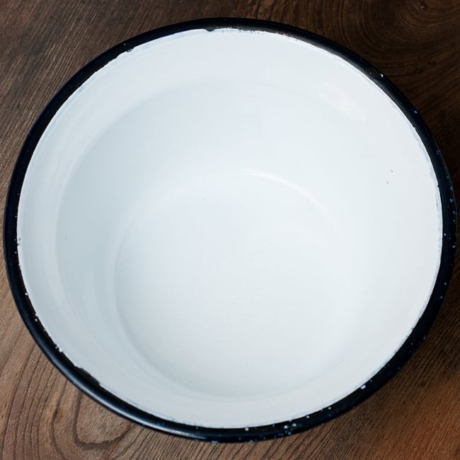 【送料無料・2個セット】印度琺瑯 アンティーク調のホーロー 多目的ボウル - 外径25cm程度 5 - 真上からみてみました。