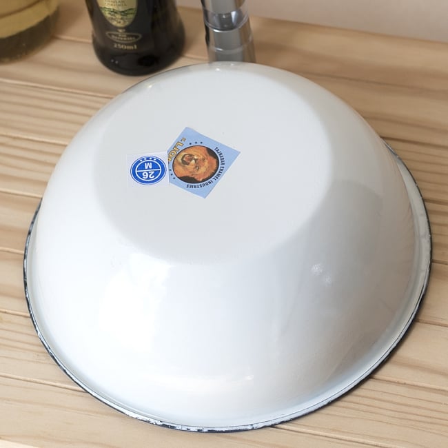 【送料無料・4個セット】印度琺瑯 アンティーク調のホーロー 大人数用サラダボウル - 23.5cm 6 - 裏面の様子です。