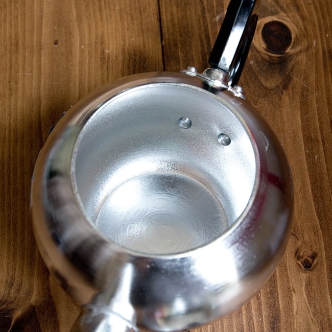 【送料無料・3個セット】まんまるレトロティーポット 1000ml タイのアルミ細工急須 8 - 内部の写真です