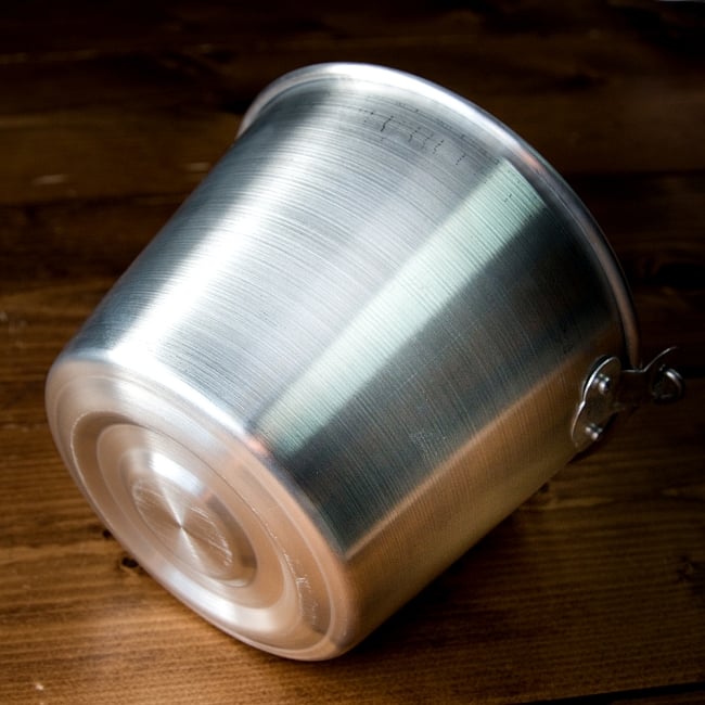 【送料無料・12個セット】軽いアルミ製 タイの屋台アイスペール[約：14.8cm 1200cc] 6 - 横からの写真です