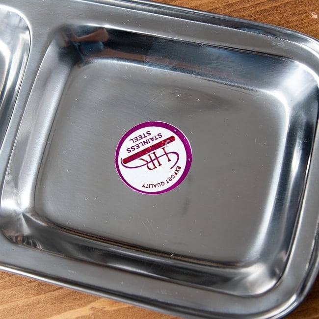 【送料無料・12個セット】ティファンプレート サモサやイドゥリなどに！ 4 - 大きなスペースにはサモサやワダといったティファンを盛り付けます。