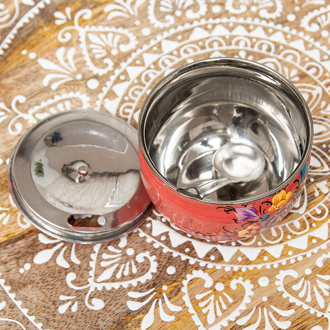 【送料無料・4個セット】手描きカシミールペイントの壺型卓上シュガーポット ギーポット〔約8.5cm〕 - 更紗サーモンピンク系 5 - 中はニオイ移りの少ないステンレス製で安心