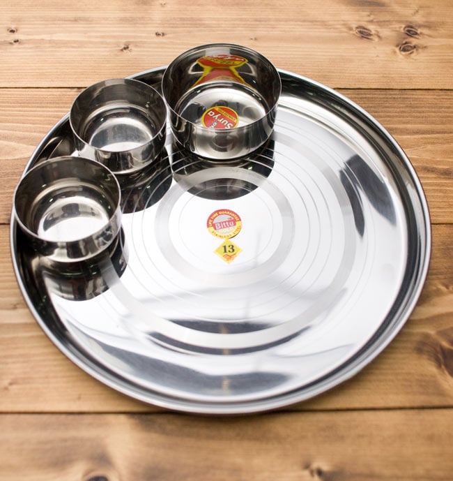 【送料無料・3個セット】カレー大皿 [約32.5cm]-重ね収納ができるタイプ 4 - つややかなステンレス製です。