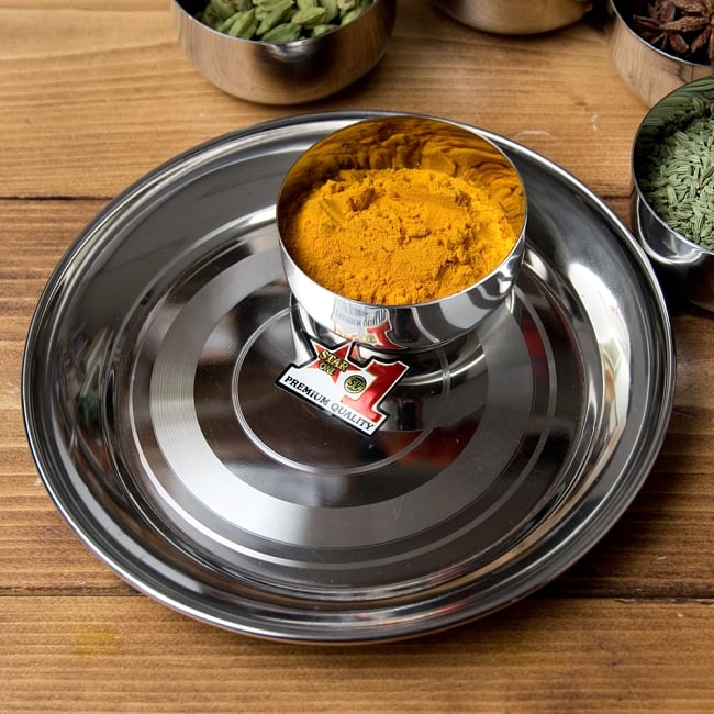 【送料無料・9個セット】カレー皿 No.8 [約18.5cm]-重ね収納ができるタイプ 7 - 試しに【ID-TLPLT-54】【訳あり・インド品質】カレー小皿(約7.2cm×約4cm 約140ml）を並べてみたところです。カレー小皿は別売りとなります。