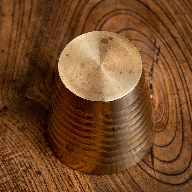 【5個セット】インドの礼拝用 ブラス製 プージャグラス カップ[5cm x 4.5cm] 6 - 底面の写真です