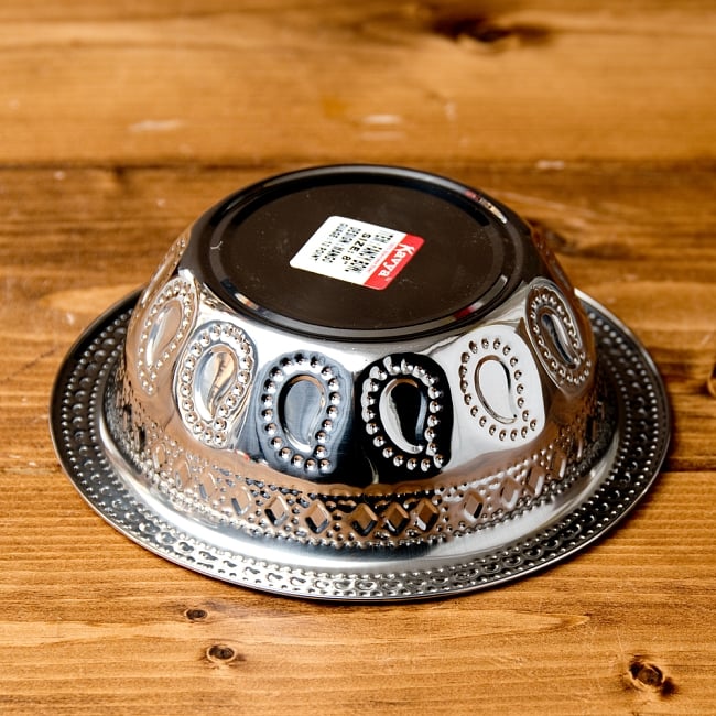 【12個セット】ペイズリーエンボスのアルミ皿 ボウル【直径：15.5cm】 6 - 裏面の写真です