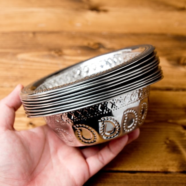 【12個セット】ペイズリーエンボスのアルミ皿 ボウル【直径：15.5cm】 8 - 重ねて収納できるので便利な食器です