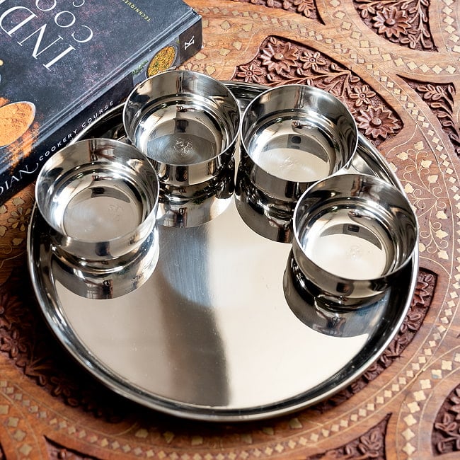 【ターリーセット】カレー大皿1枚とカレー小皿4枚セットの写真