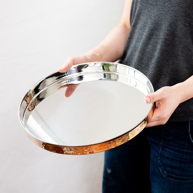 【大皿＋小皿3枚セット】槌目付き 銅装飾のロイヤルターリー(カレー大皿：直径約31cm)セット 12 - 表はステンレスとなっております