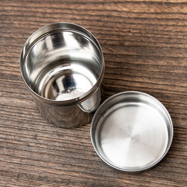 【3個セット】ステンレスのマサラケース・小物入れ[約6.2cm×4.5cm] 6 - スパイス以外にも色々収納可能です！