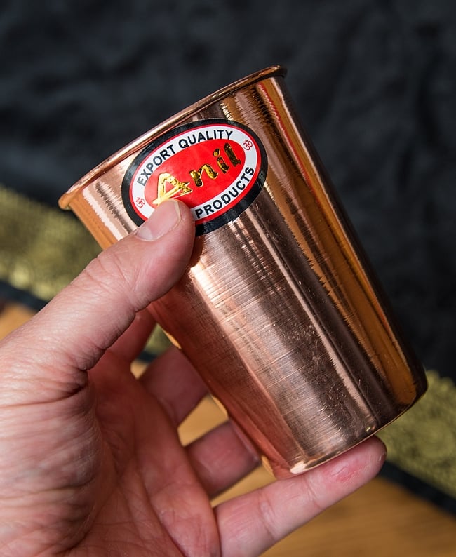 【6個セット】【祭壇用】銅製ラッシーグラス　【高さ：約12cm】 7 - 手に取るとこれくらいの大きさです。