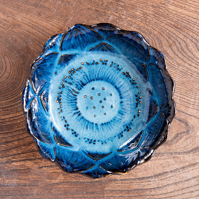 エスニック気分を盛り上げる　ロータスボウル　14cm　Blueの写真1枚目です。ニュアンスカラーなタイの陶磁器　蓮の花の形です蓮,ハスの花,睡蓮,タイ,陶磁器,皿,カップ,スプーン,食器セット,食器