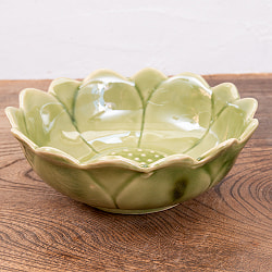 エスニック気分を盛り上げる　ロータスボウル　17cm　Yellow green - サブ3