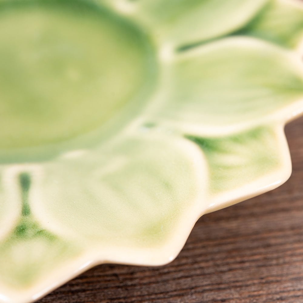 エスニック気分を盛り上げる　ロータスプレート　14cm　Sky purple2枚目の説明写真です