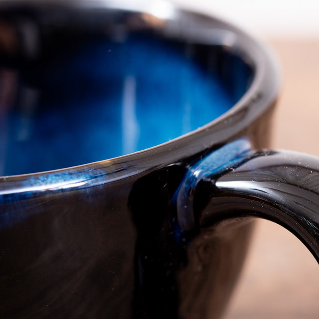 滑らかな釉薬が美しい タイの陶磁器マグカップ　Blue 5 - 拡大してみました　ニュアンスカラーが素敵！