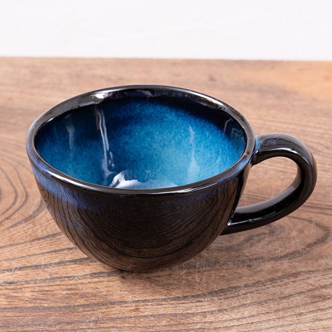 滑らかな釉薬が美しい タイの陶磁器マグカップ　Blue 6 - 横から見てみました