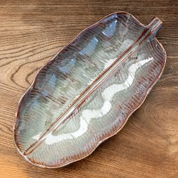 エスニック気分を盛り上げる バナナリーフプレート 31cm Sky purple