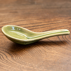 滑らかな釉薬が美しい タイの陶磁器スプーン　Yellow green - サブ3