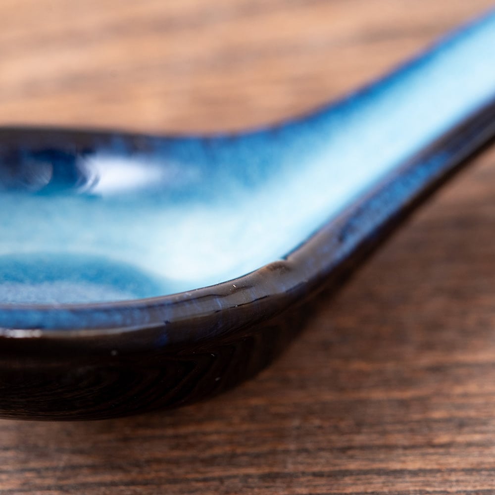 滑らかな釉薬が美しい タイの陶磁器スプーン　Blue3枚目の説明写真です