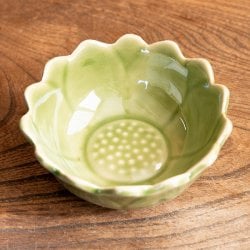 エスニック気分を盛り上げる ロータスボウル 10cm Yellow green