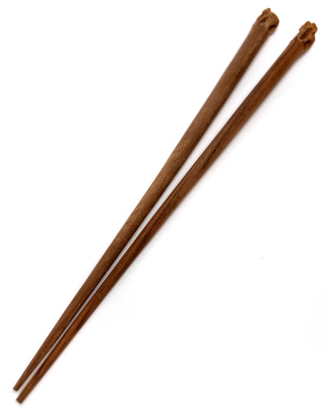 ぞうさんの箸 3 - 全体はこんな感じ。日本の箸に比べるとやや長いです