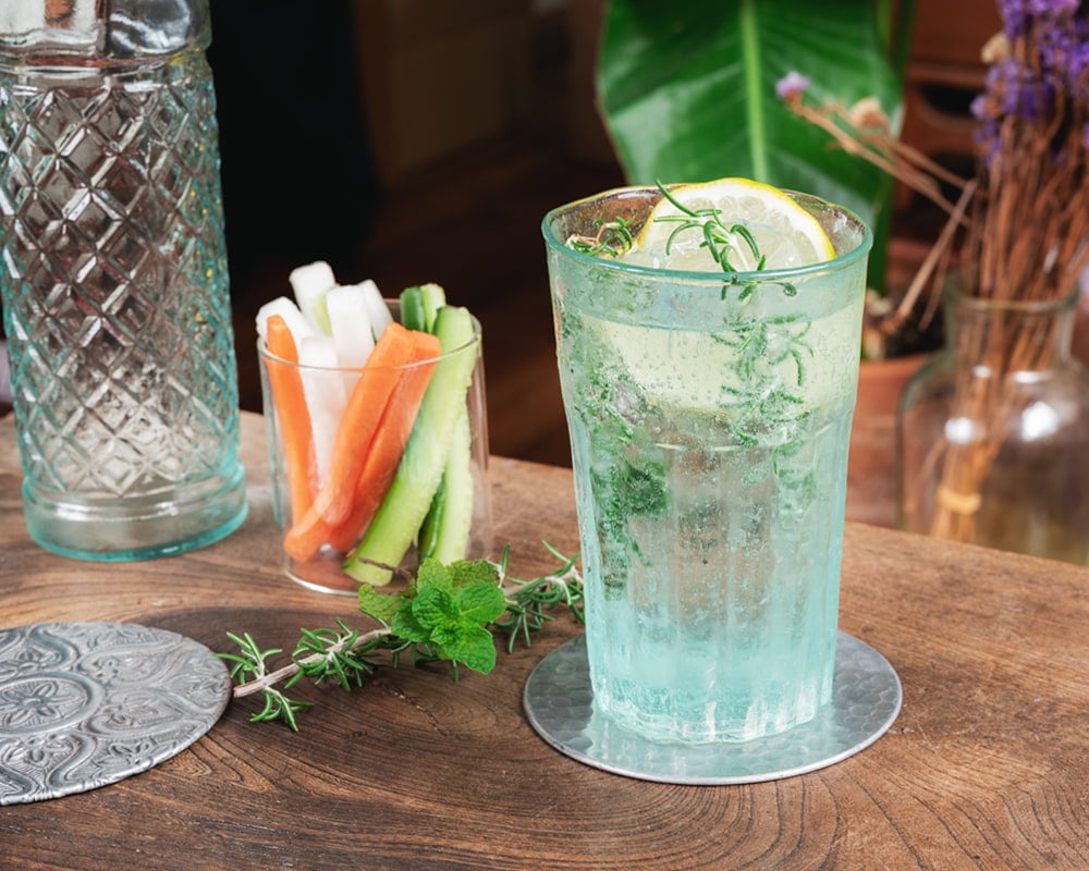 [色々訳あり品・もったいないクオリティ]ハノイの伝統的ビアホイグラス　ビールジョッキ　ベトナムの屋台文化を感じる　無骨で温かみのあるビールグラス　中ジョッキ　〔約12.5cm×約8cm 約300ml〕11枚目の説明写真です