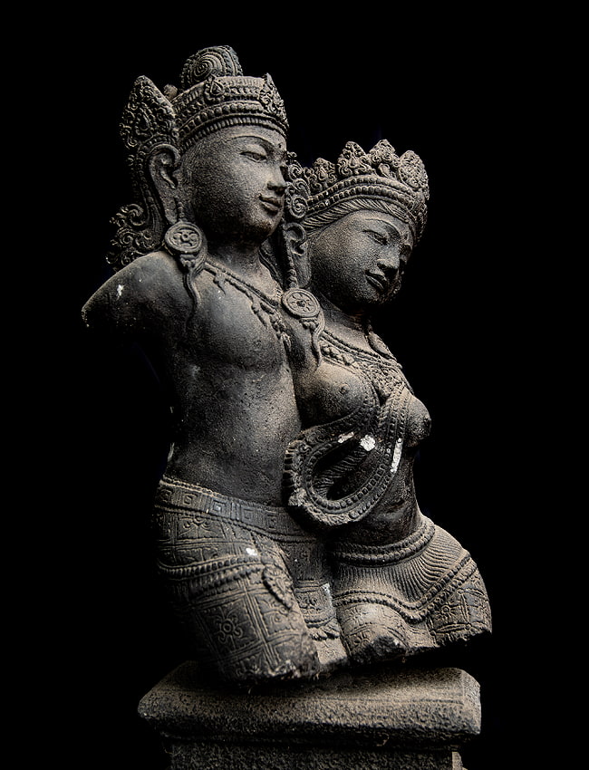 【58cm】アンティーク調 シータとラーマ 石像 インドネシアスタイルのヒンドゥ神像 5 - 角度を変えてみてみました。