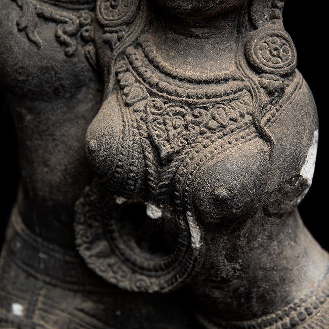 【58cm】アンティーク調 シータとラーマ 石像 インドネシアスタイルのヒンドゥ神像 8 - 流れるような造形です。