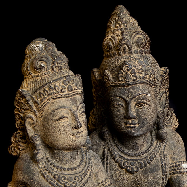 【63cm】アンティーク調 シータとラーマ 石像 インドネシアスタイルのヒンドゥ神像 2 - 二人の絆を感じさせる造形です。