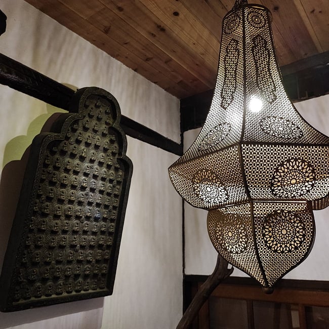 [E-TICKET・10名様限定]ティラキタ　アーユルヴェーダオイルお試し体験会＆勉強会 - 前泊  2026年1月27日(火) 2 - 玄関ではネパールの仏板と、モラダバードのランプがお出迎えします